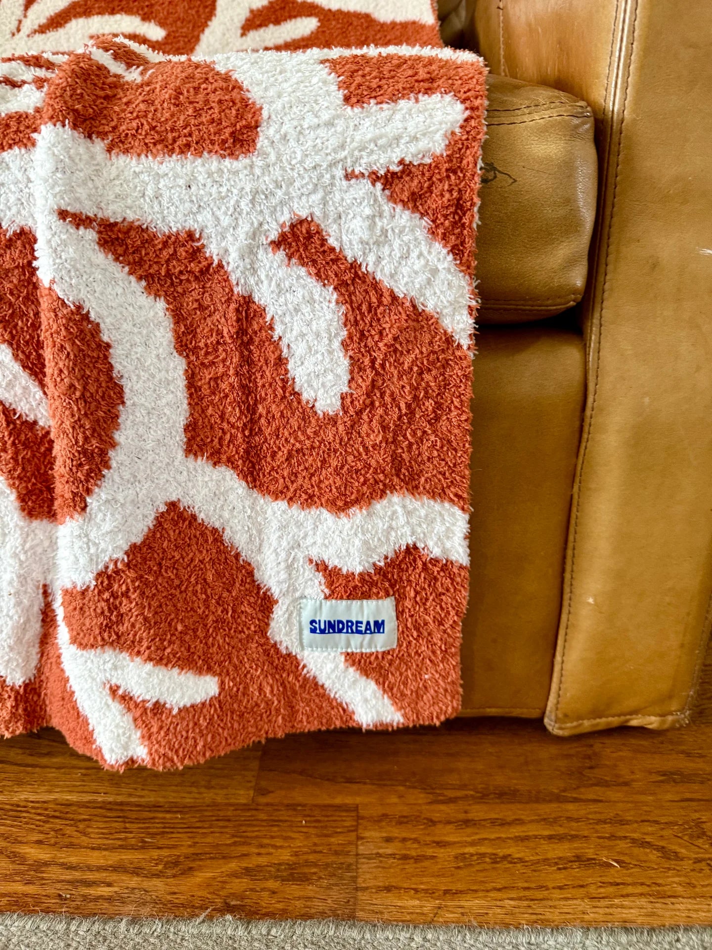 Sundream - Hibiscus Plush Throw - Rusted Rose