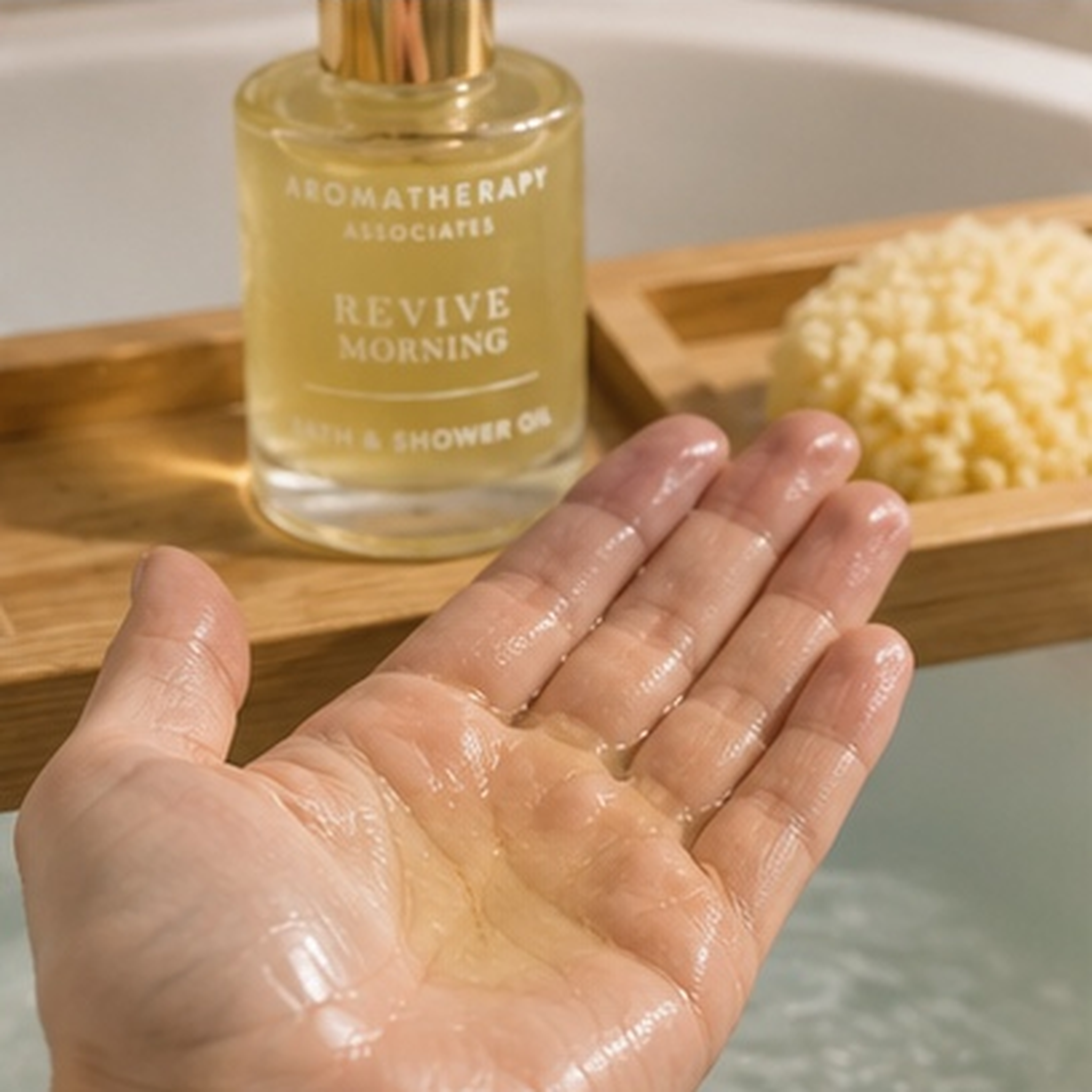 Aromatherapy Associates- The Revive Bath and Shower Oil Travel 9ml