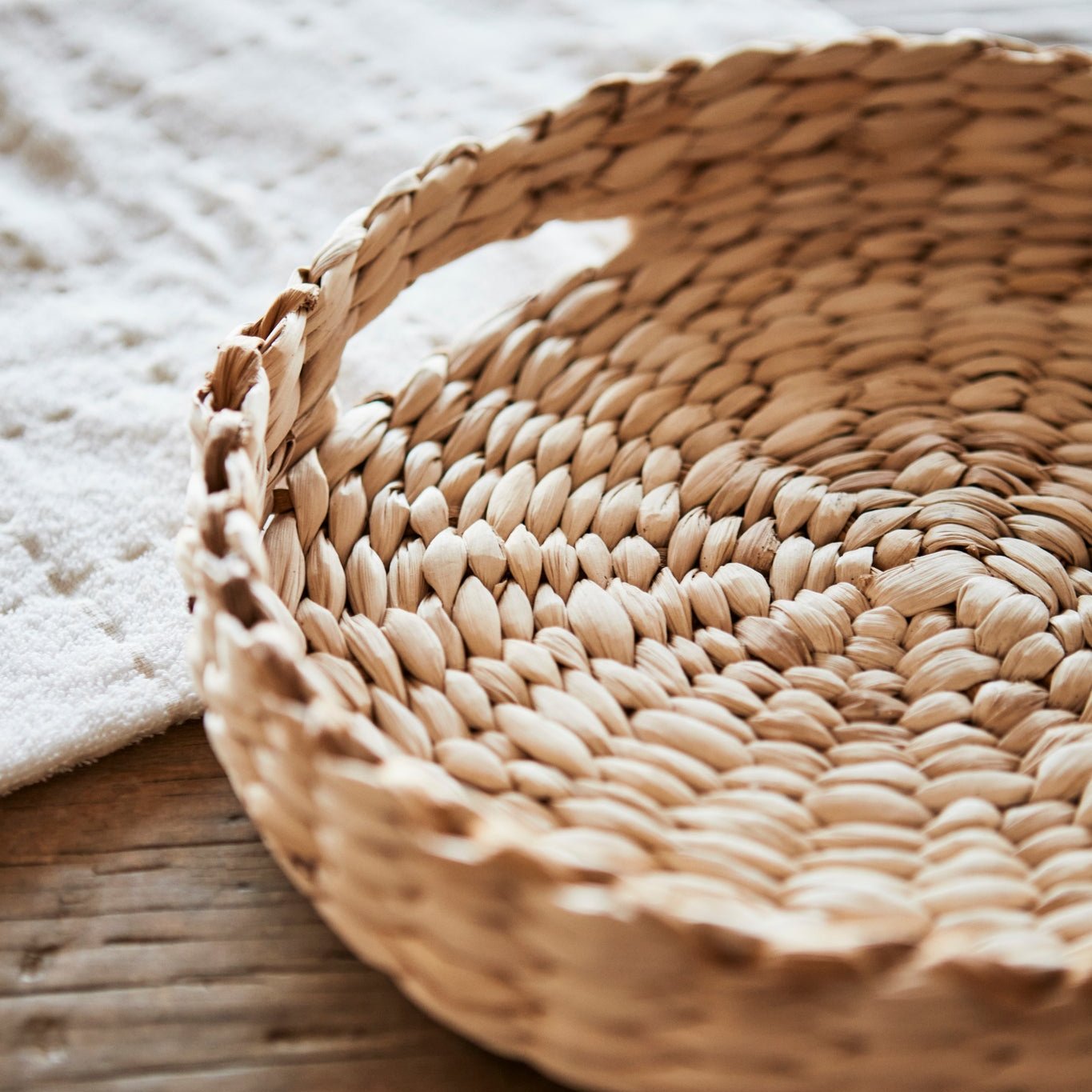 Qalara - The Handwoven 11 inch Tray (+)
