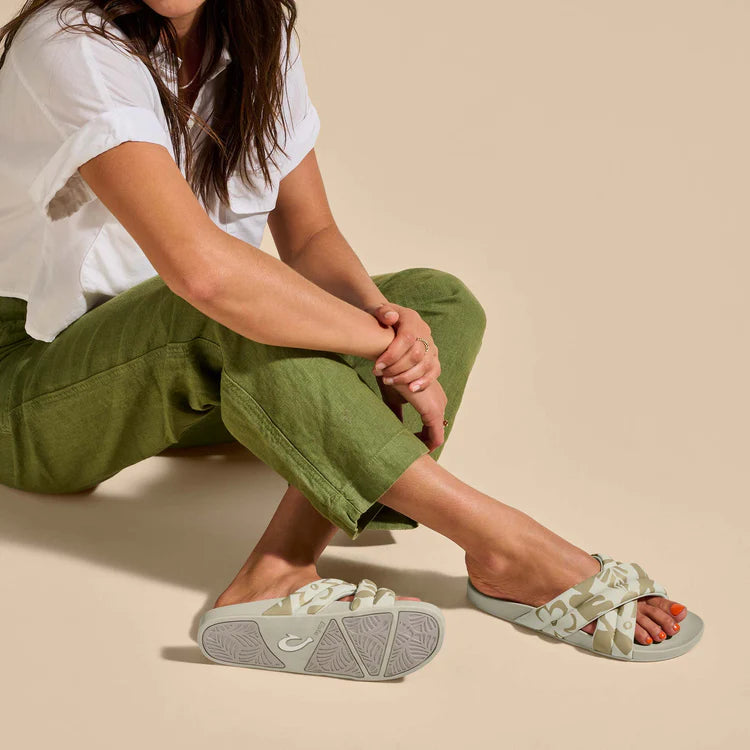 Olukai - Hila Women’s Puffy Slide Sandals - Bubbly/Puka (Add-On)