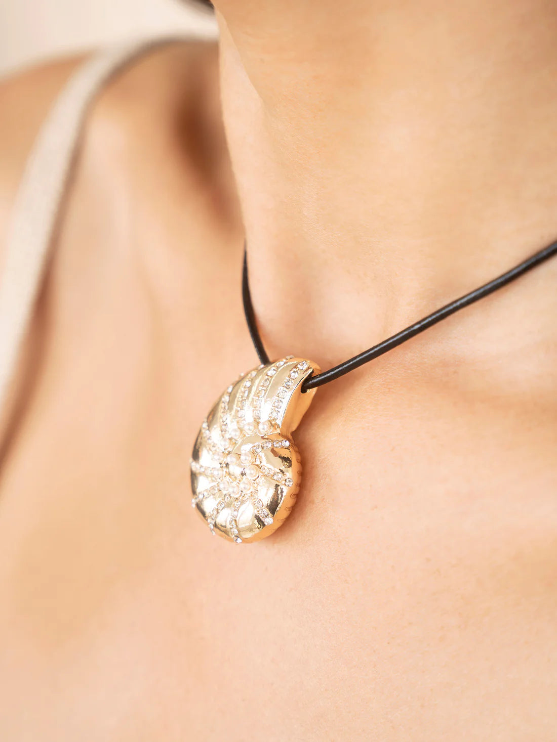 Ettika - Nautilus Shell Cord Necklace