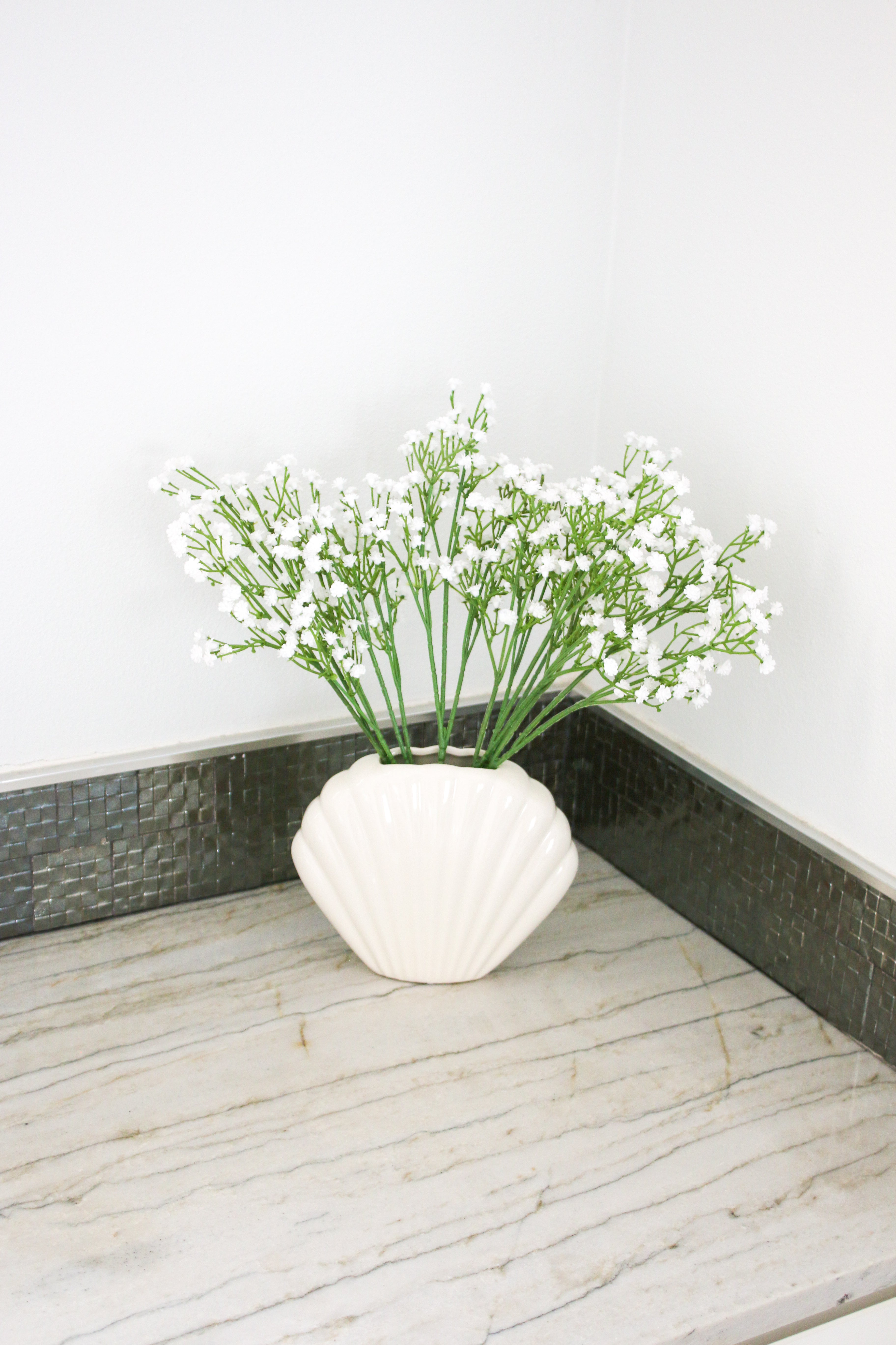 Beachly - The Seashell Serenity Vase - Cream