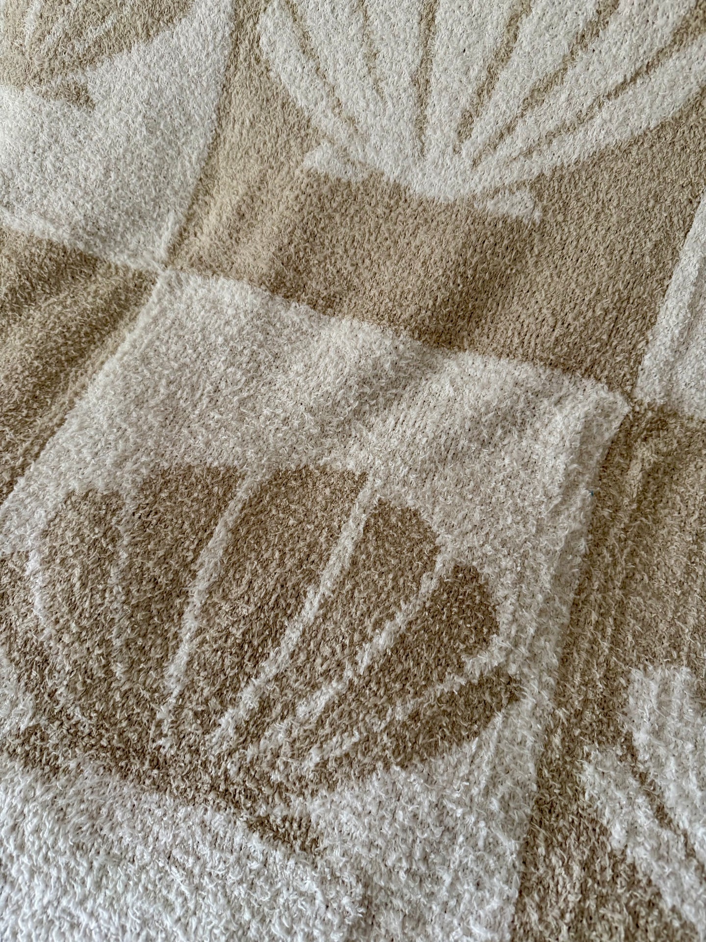 Sundream - ShellCheck Plush Throw - Sand + Tan