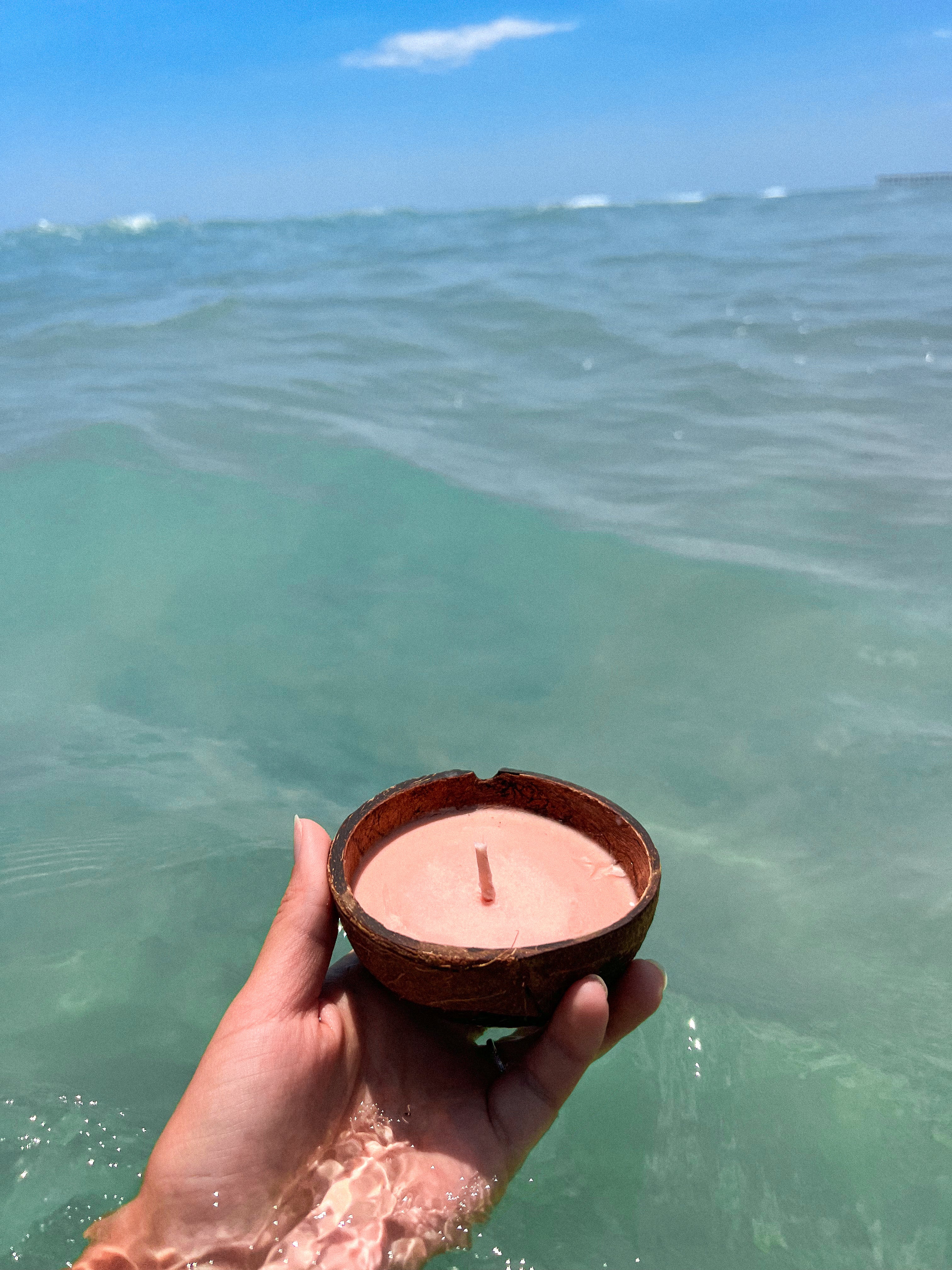 Backyard Candles - Coconut Beach Coconut Candle (N)