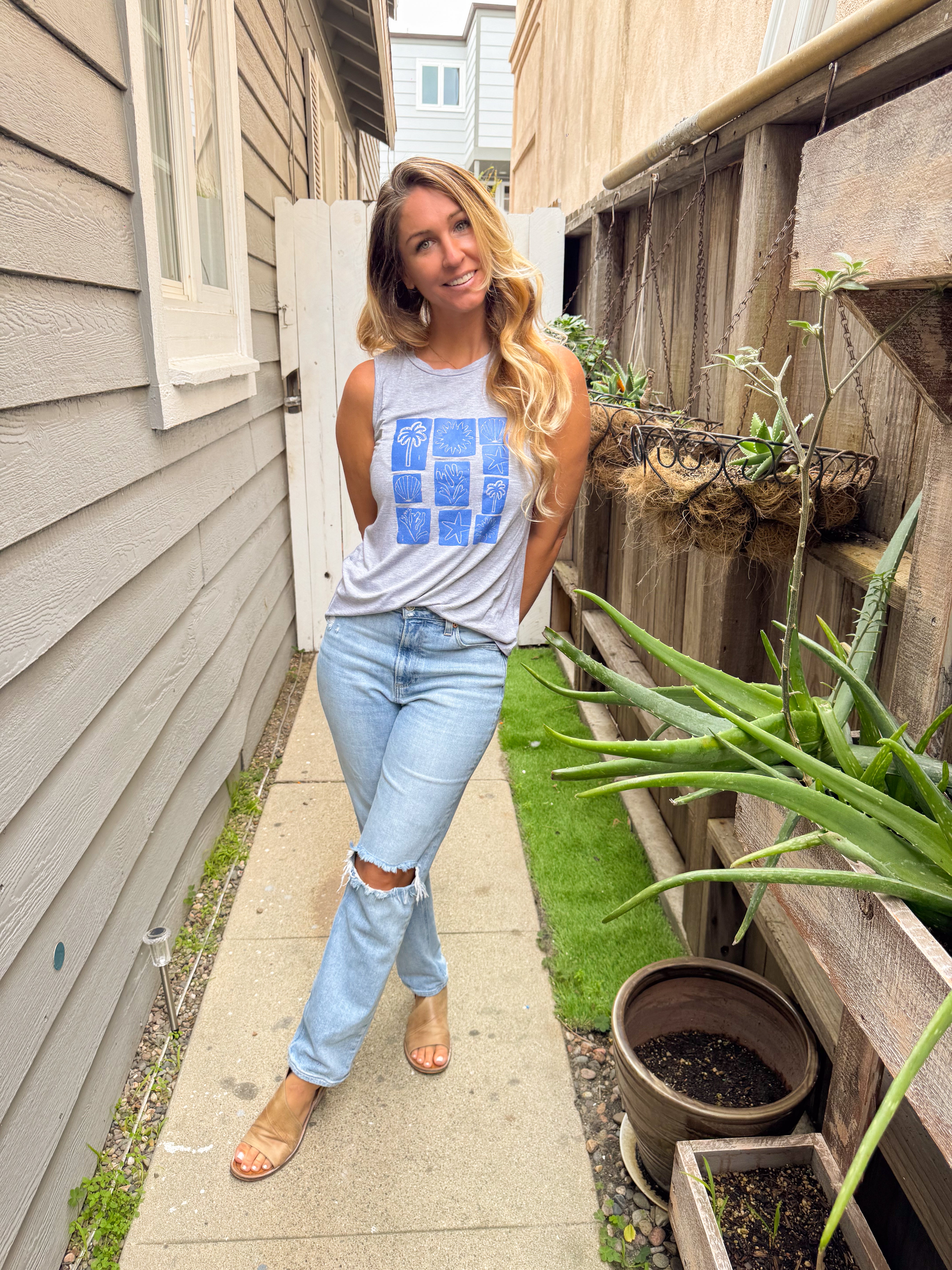 Beachly - Beach Friends Tank - Heather Grey