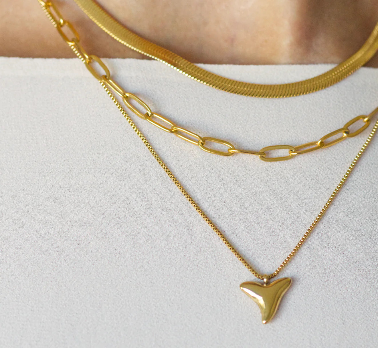 Salty Cali - Shark Tooth Necklace - 18k Gold