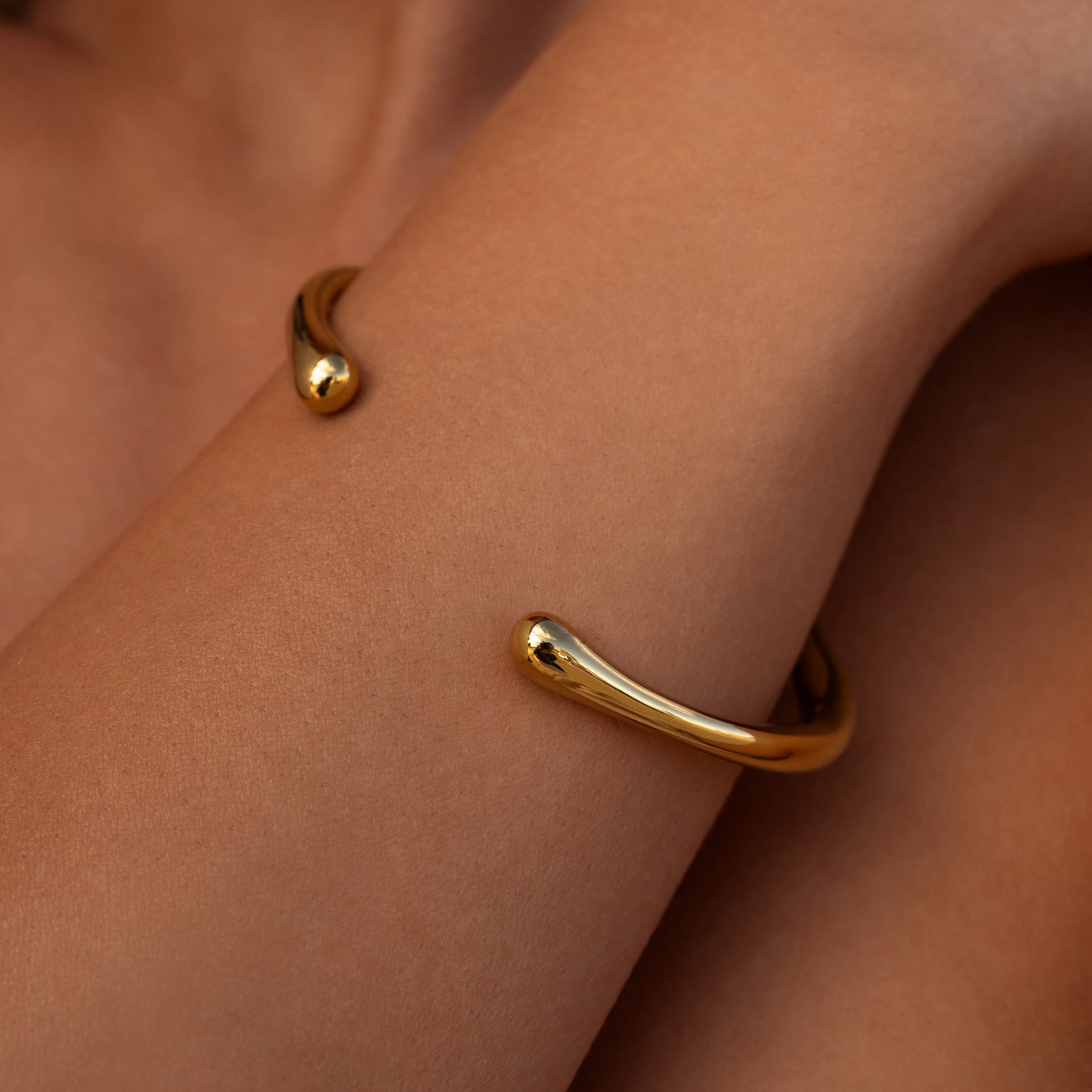 Alco - Form Cuff