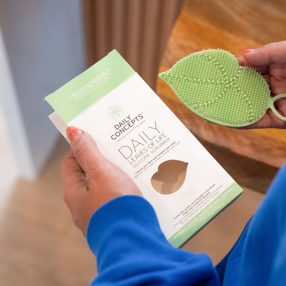 Daily Concepts - The Leaves of Life Silicone Facial Scrubber (+)