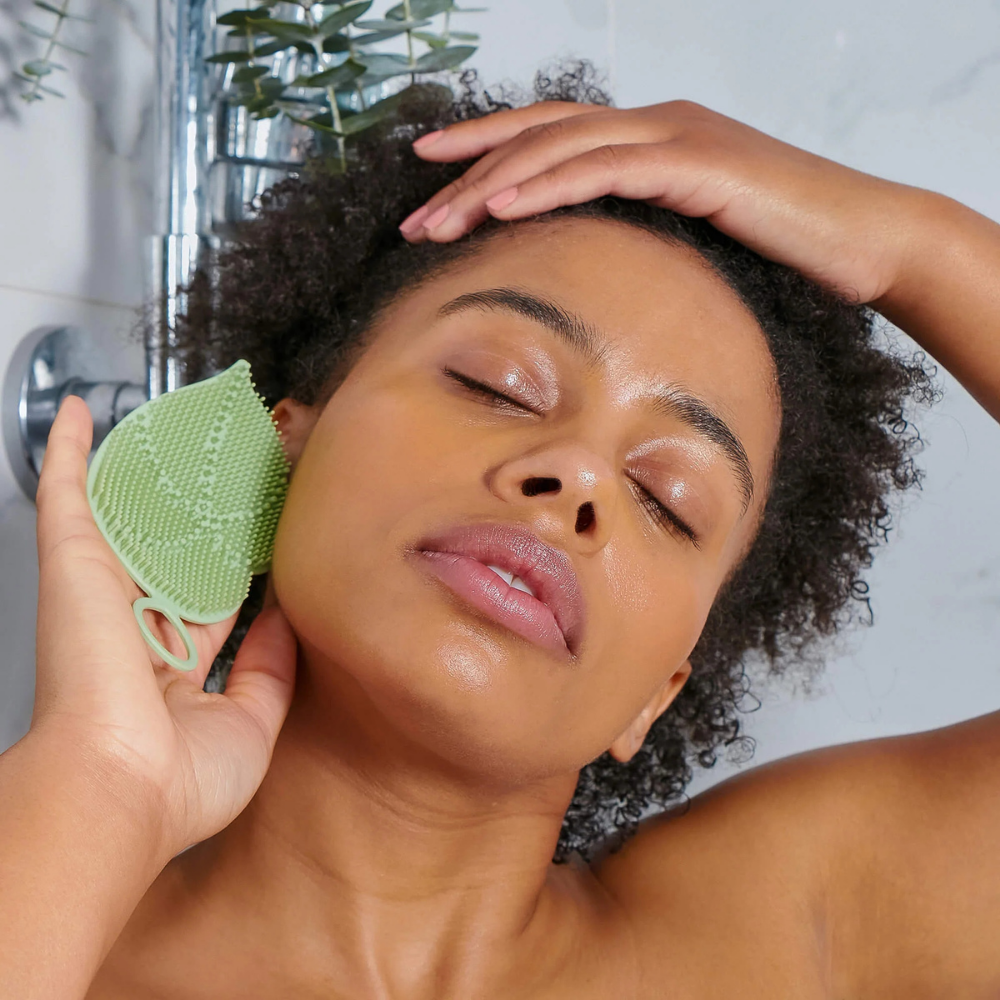 Daily Concepts - The Leaves of Life Silicone Facial Scrubber (+)