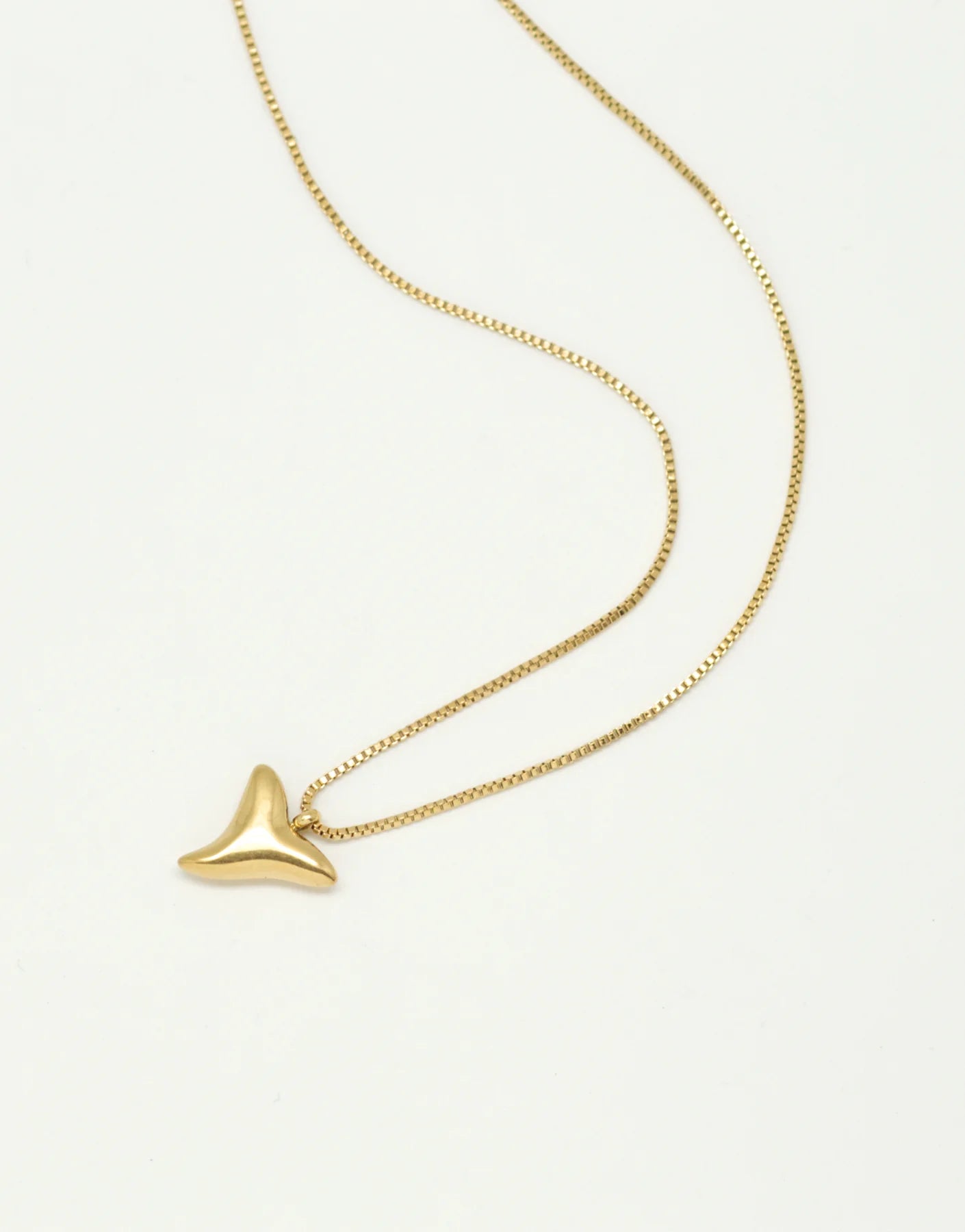 Salty Cali - Shark Tooth Necklace - 18k Gold