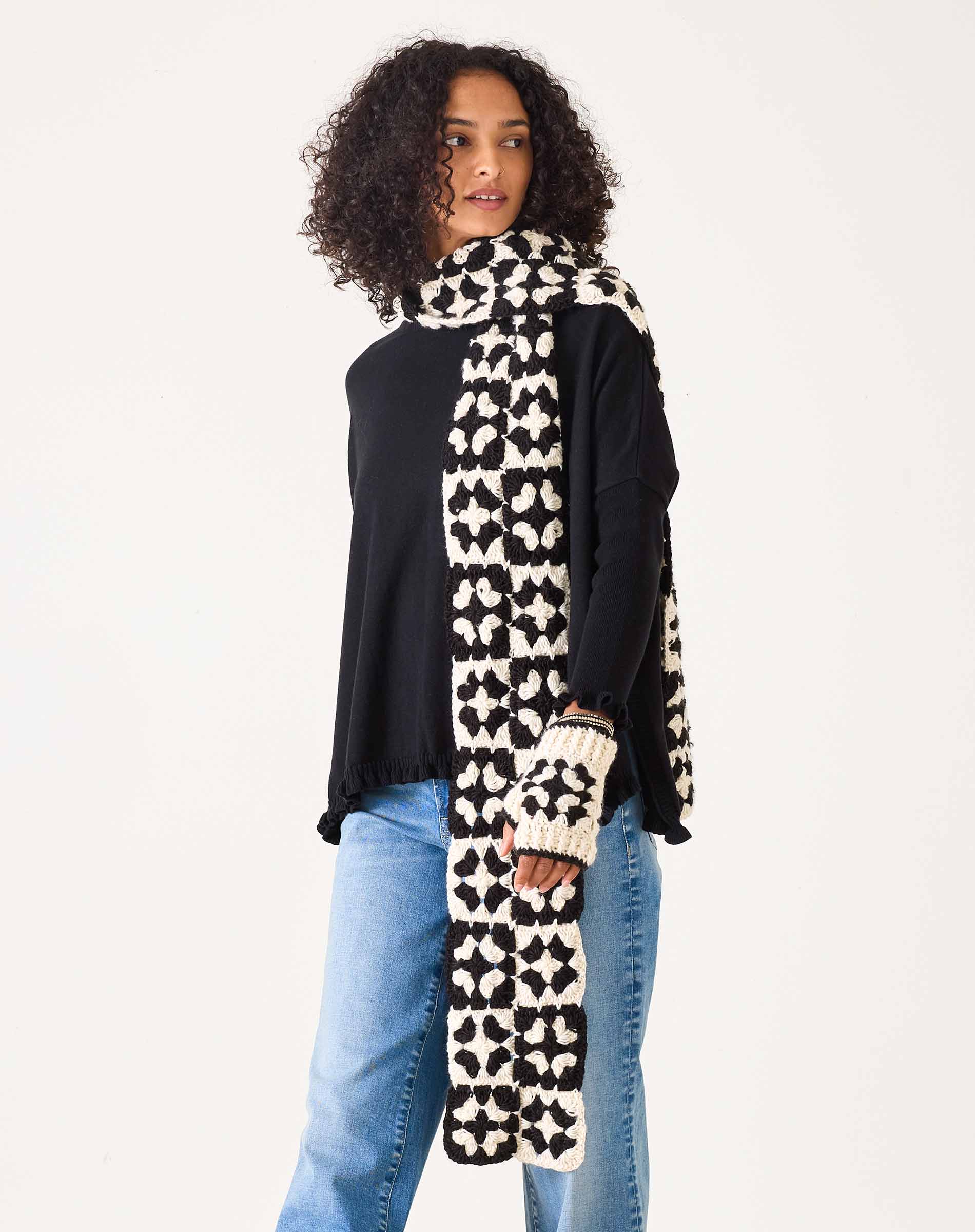 MerSea - La Paz Crochet Scarf - Cream/Black