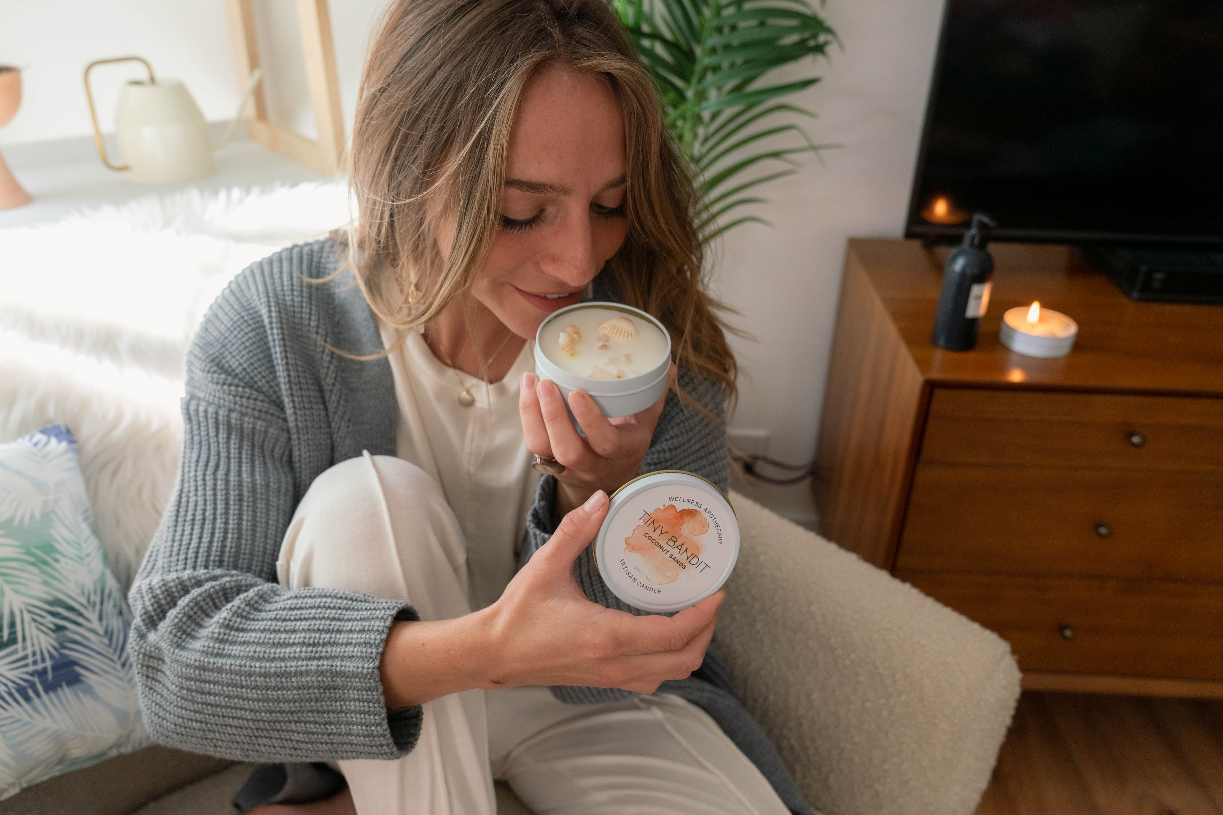 Tiny Bandit - The Coconut Sands Shell Candle (NMC)