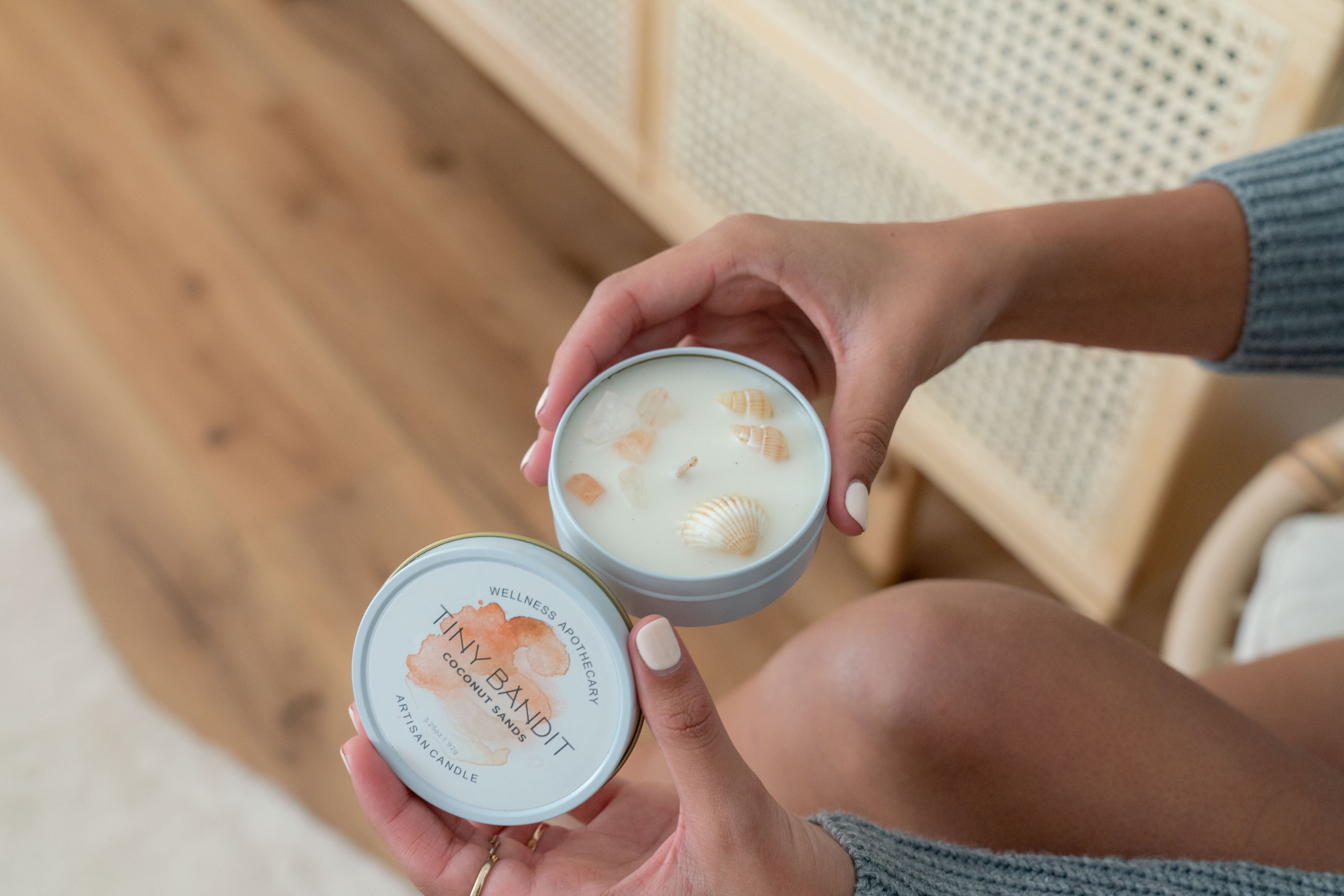 Tiny Bandit - The Coconut Sands Shell Candle (NMC)