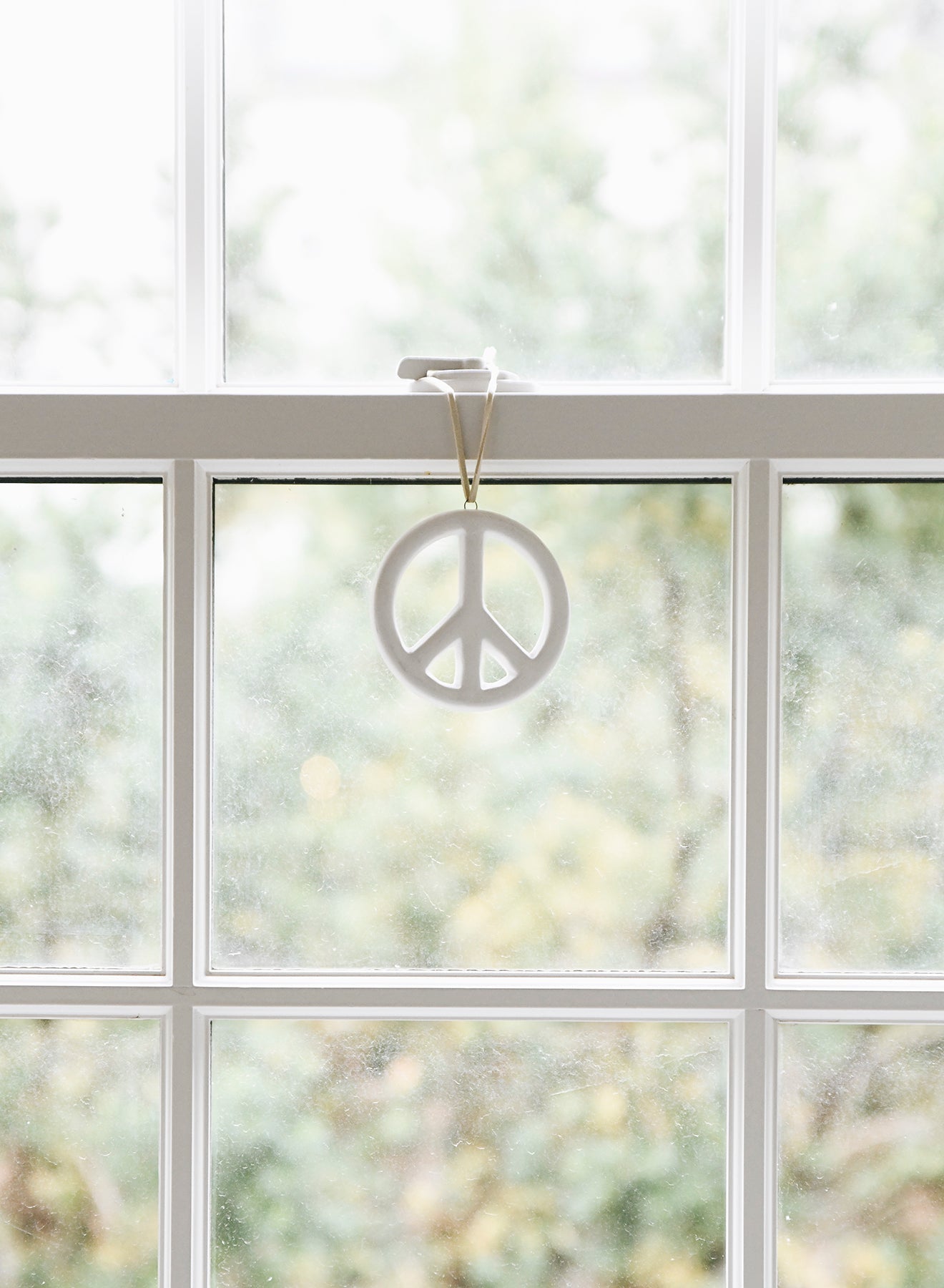 Mersea - Ceramic Diffuser Peace Ornament & Scented Sea Pines Oil Bundle (Add-On)